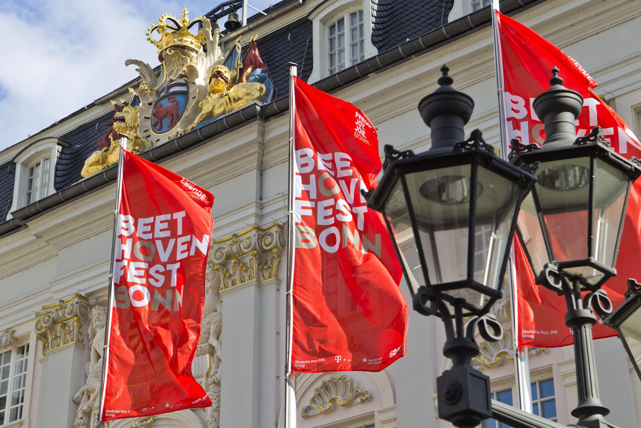 Fahnen zum Beethovenfest vor dem Alten Rathaus
© M.Sondermann - Bundesstadt Bonn