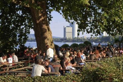 Biergarten am Rheinufer
© M. Sondermann - Bundesstadt Bonn